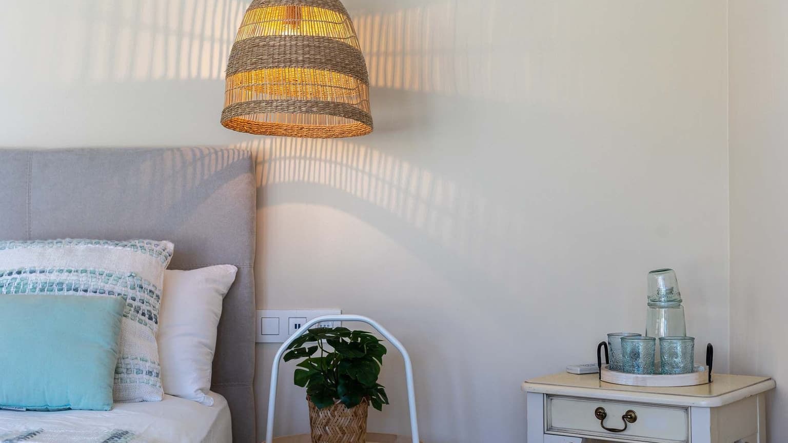 Modern Family Villa in Residential Area - Gallery image 17