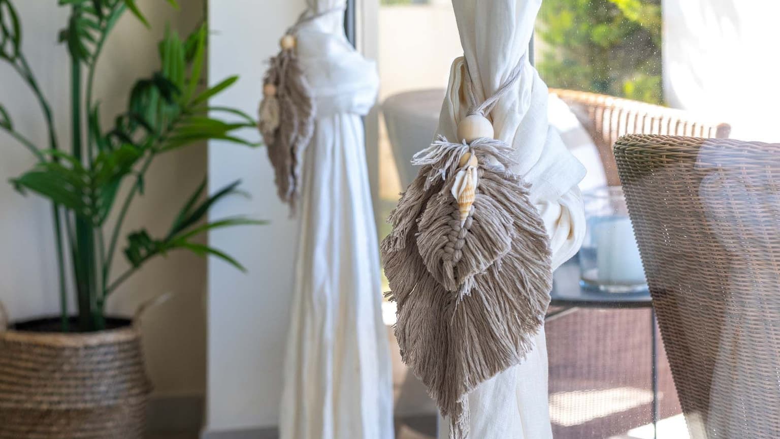 Modern Family Villa in Residential Area - Gallery image 18