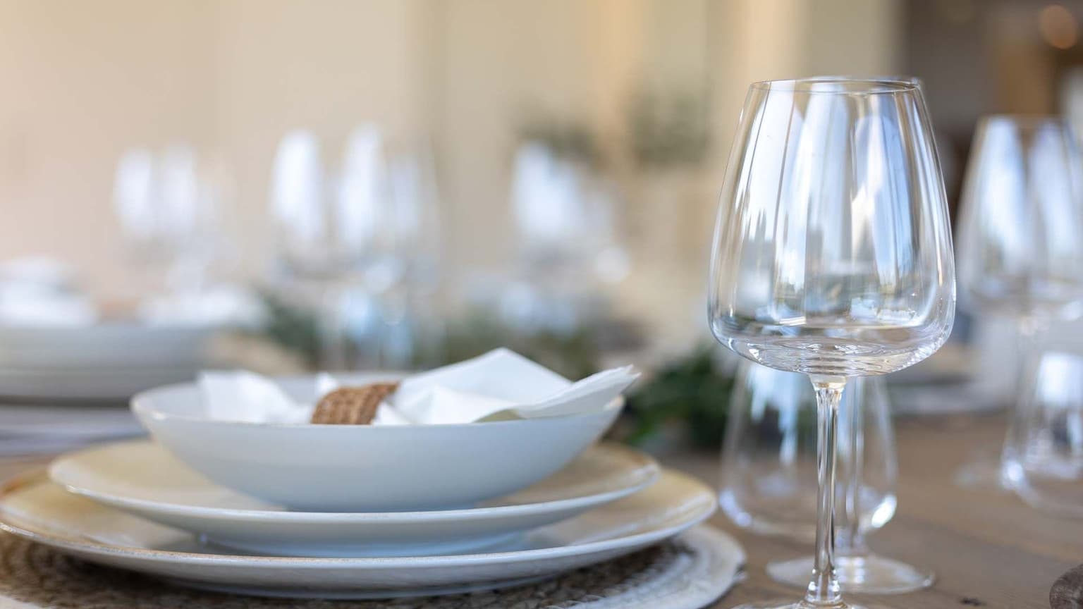 Modern Family Villa in Residential Area - Gallery image 20