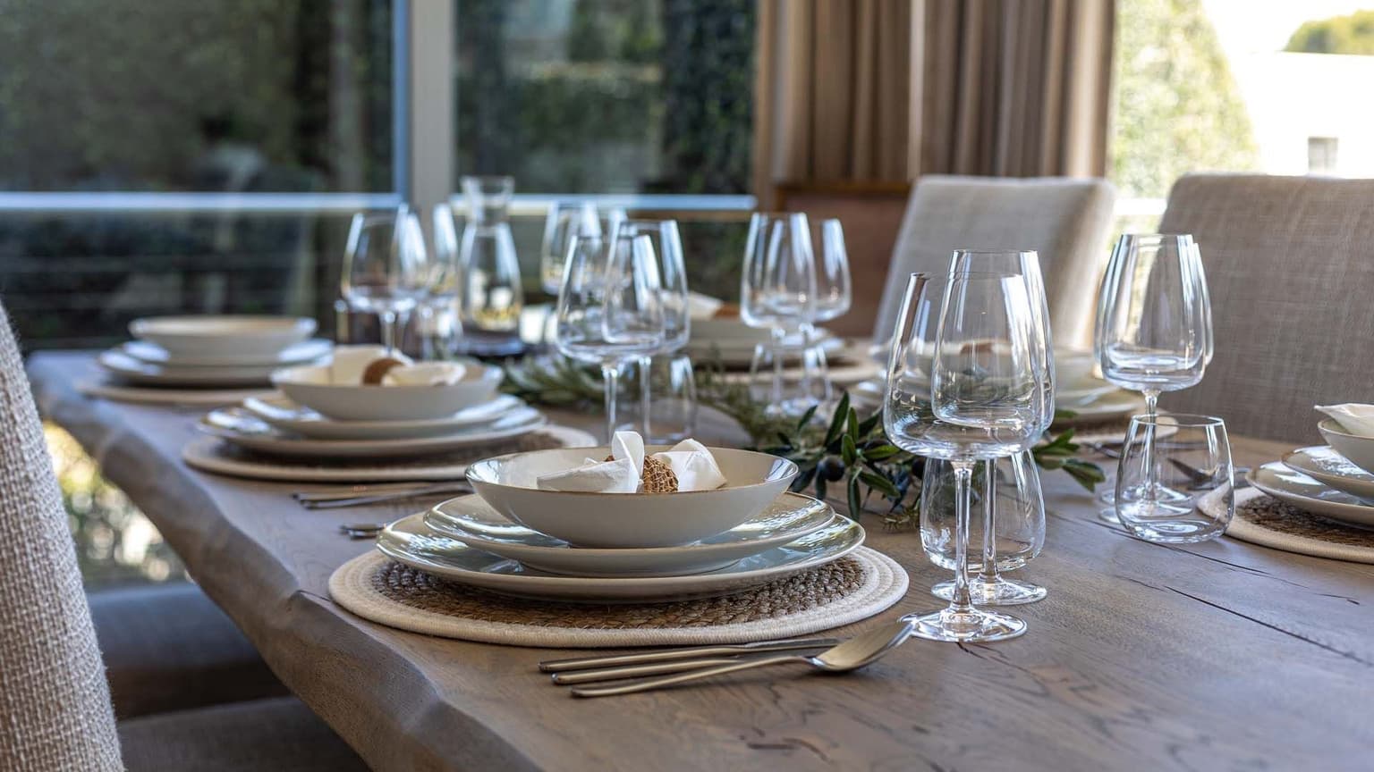 Modern Family Villa in Residential Area - Gallery image 24