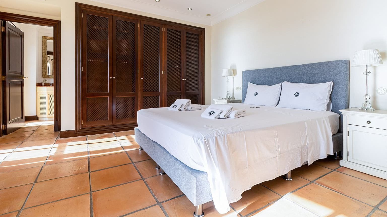 Spacious Chalet with Sea View in Costa Den Blanes - Gallery image 9