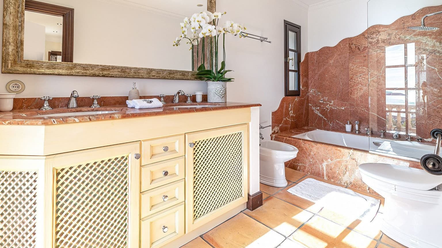 Spacious Chalet with Sea View in Costa Den Blanes - Gallery image 31