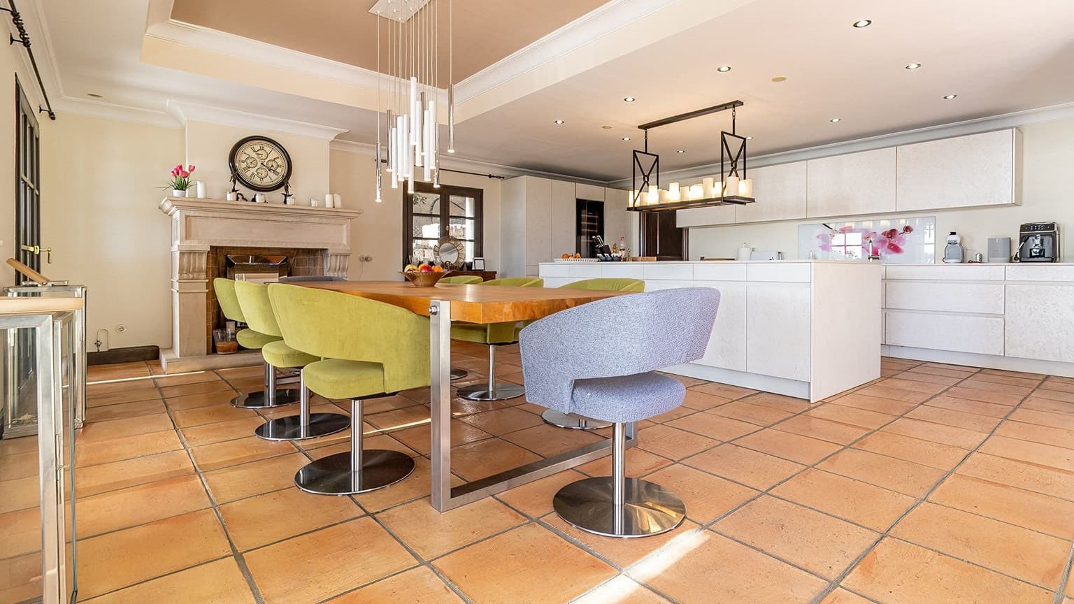 Spacious Chalet with Sea View in Costa Den Blanes - Gallery image 5