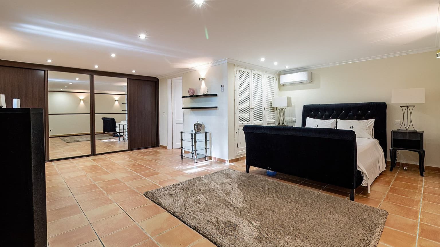 Spacious Chalet with Sea View in Costa Den Blanes - Gallery image 23