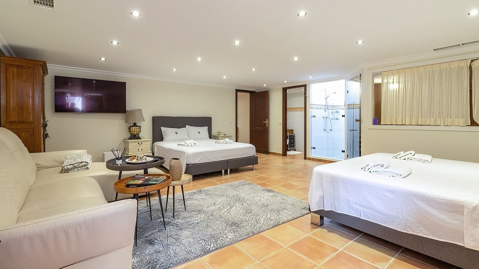 Spacious Chalet with Sea View in Costa Den Blanes - Gallery image 26