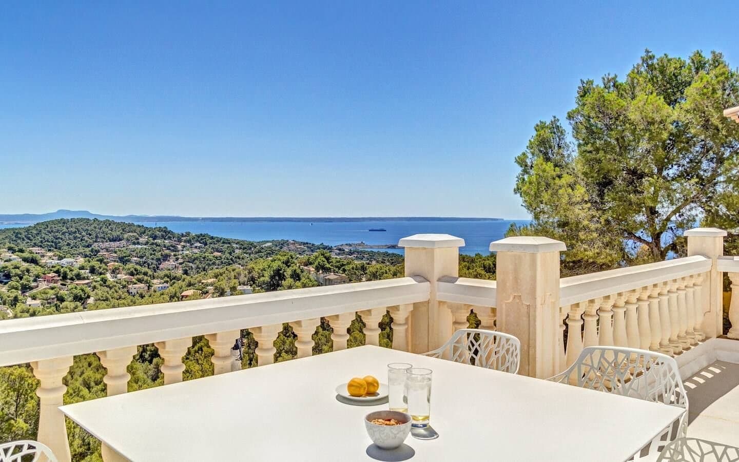 Magnificent Sea View Villa with Saltwater Pool - Gallery image 7