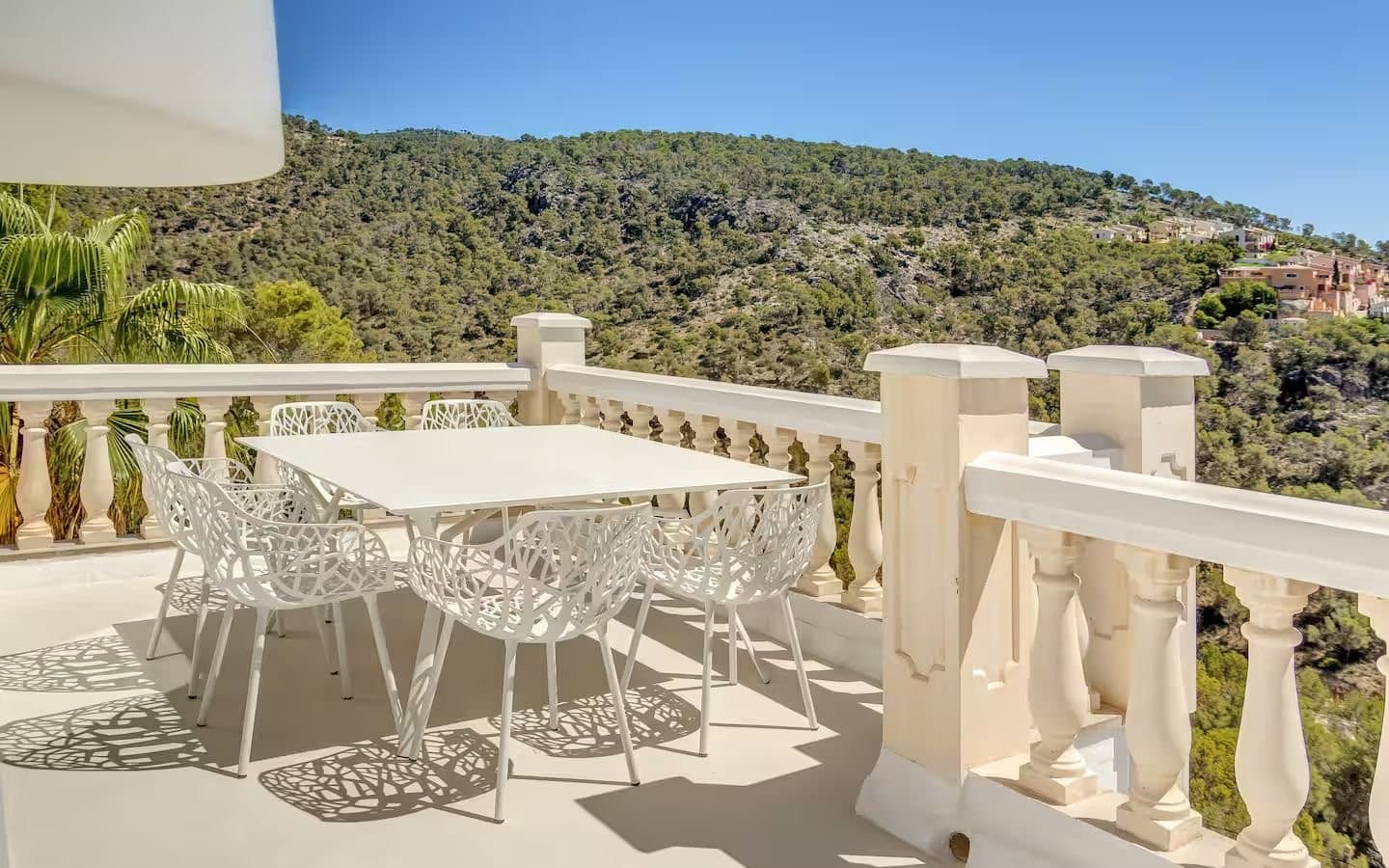 Magnificent Sea View Villa with Saltwater Pool - Gallery image 16