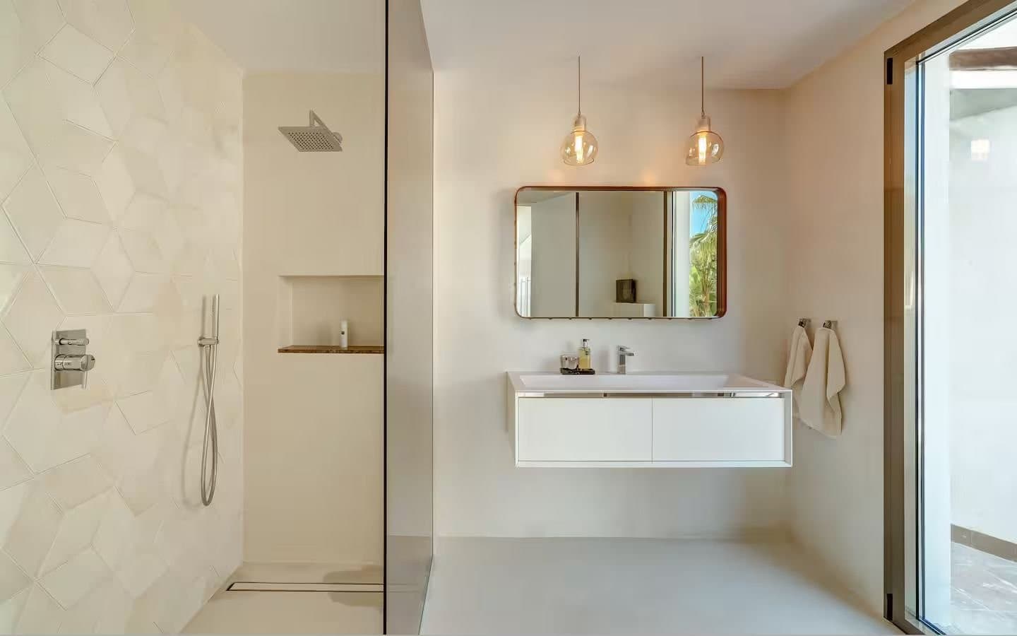 Magnificent Sea View Villa with Saltwater Pool - Gallery image 14