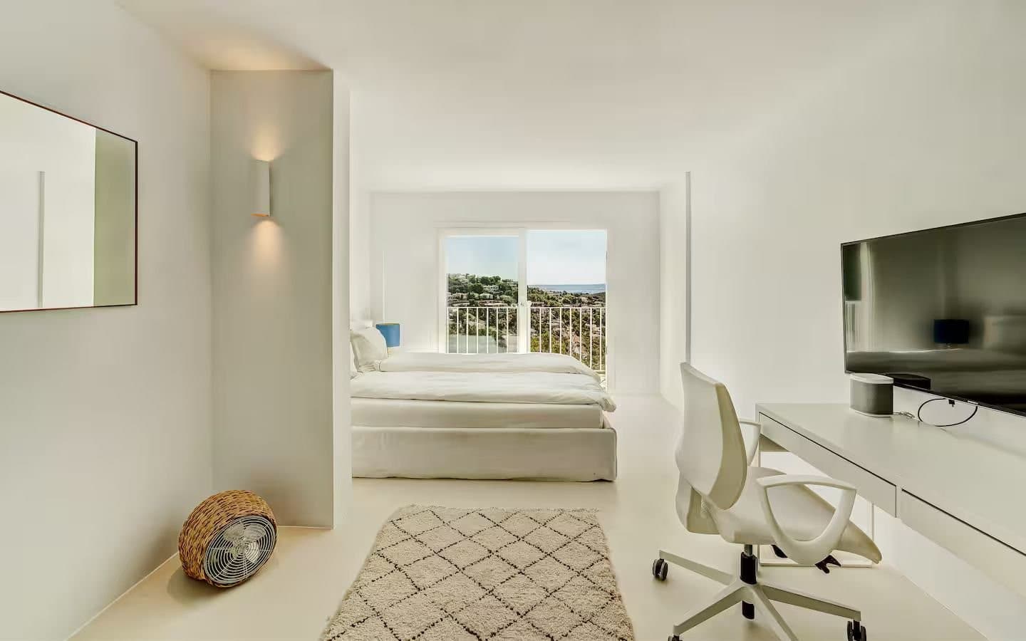 Magnificent Sea View Villa with Saltwater Pool - Gallery image 9