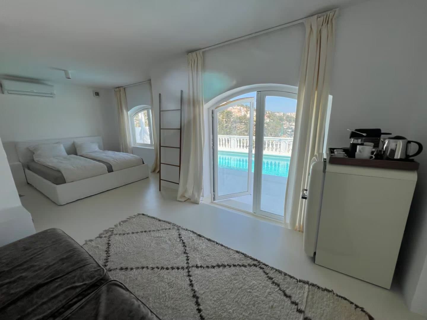 Magnificent Sea View Villa with Saltwater Pool - Gallery image 19