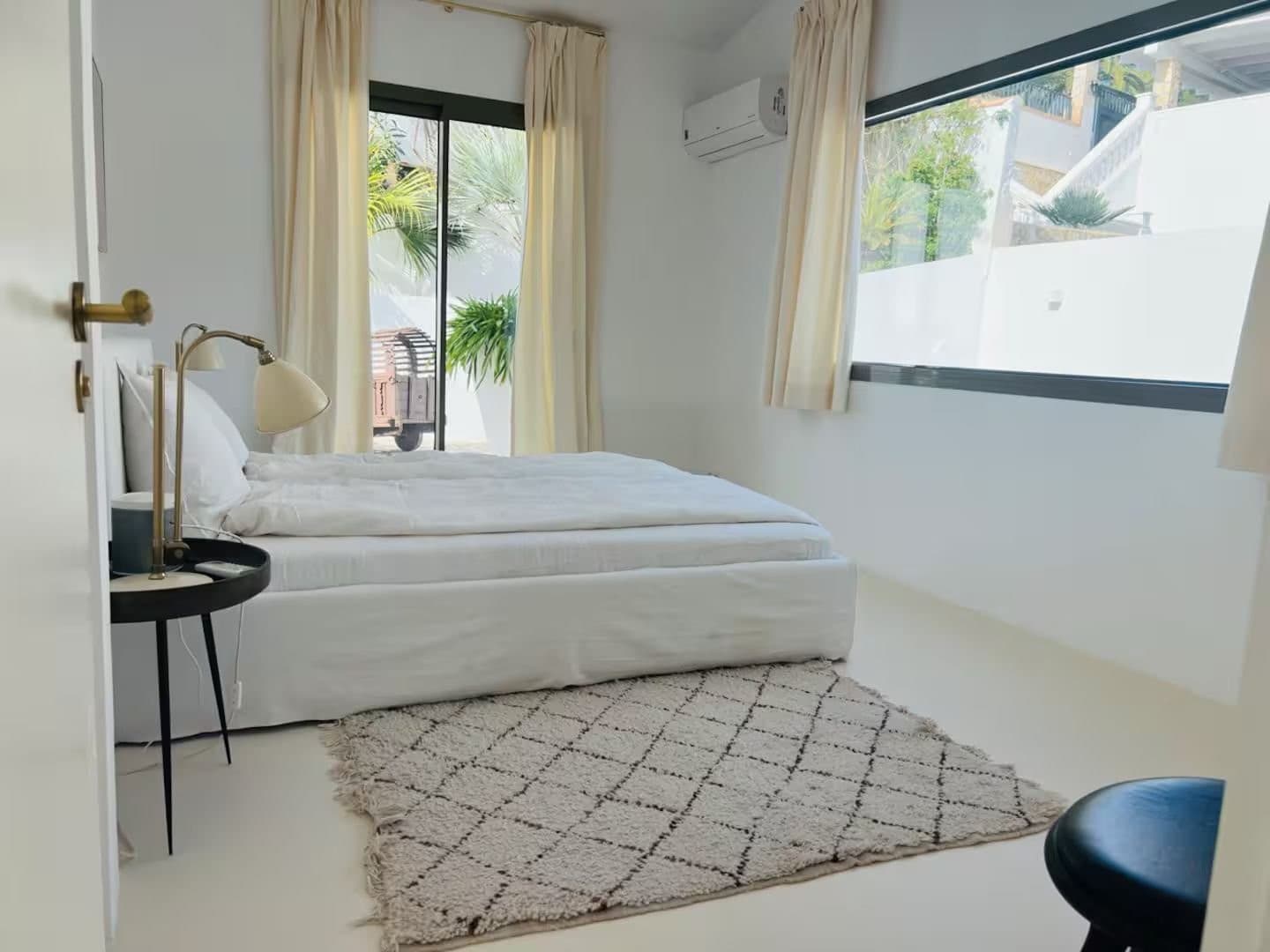 Magnificent Sea View Villa with Saltwater Pool - Gallery image 12