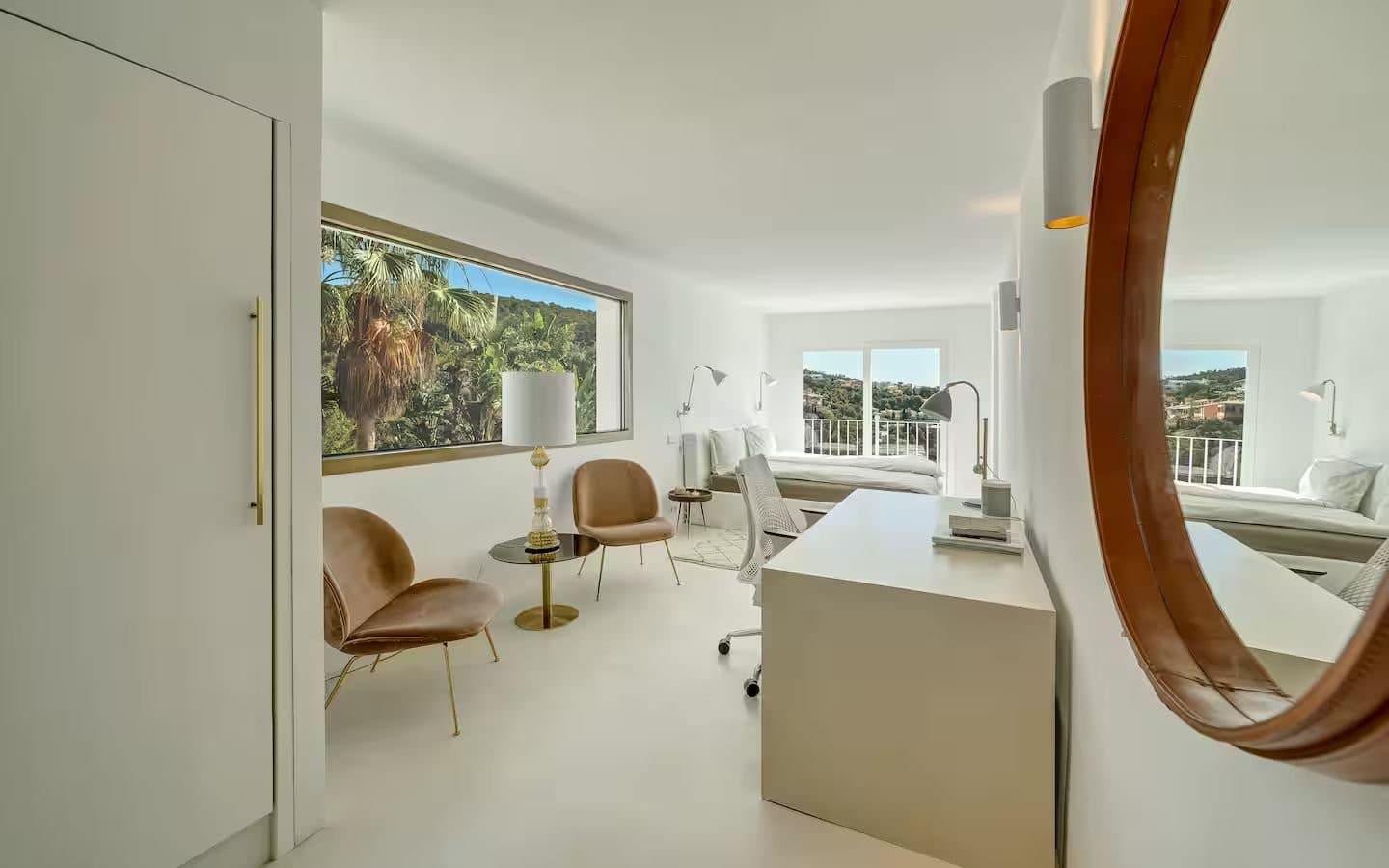 Magnificent Sea View Villa with Saltwater Pool - Gallery image 13