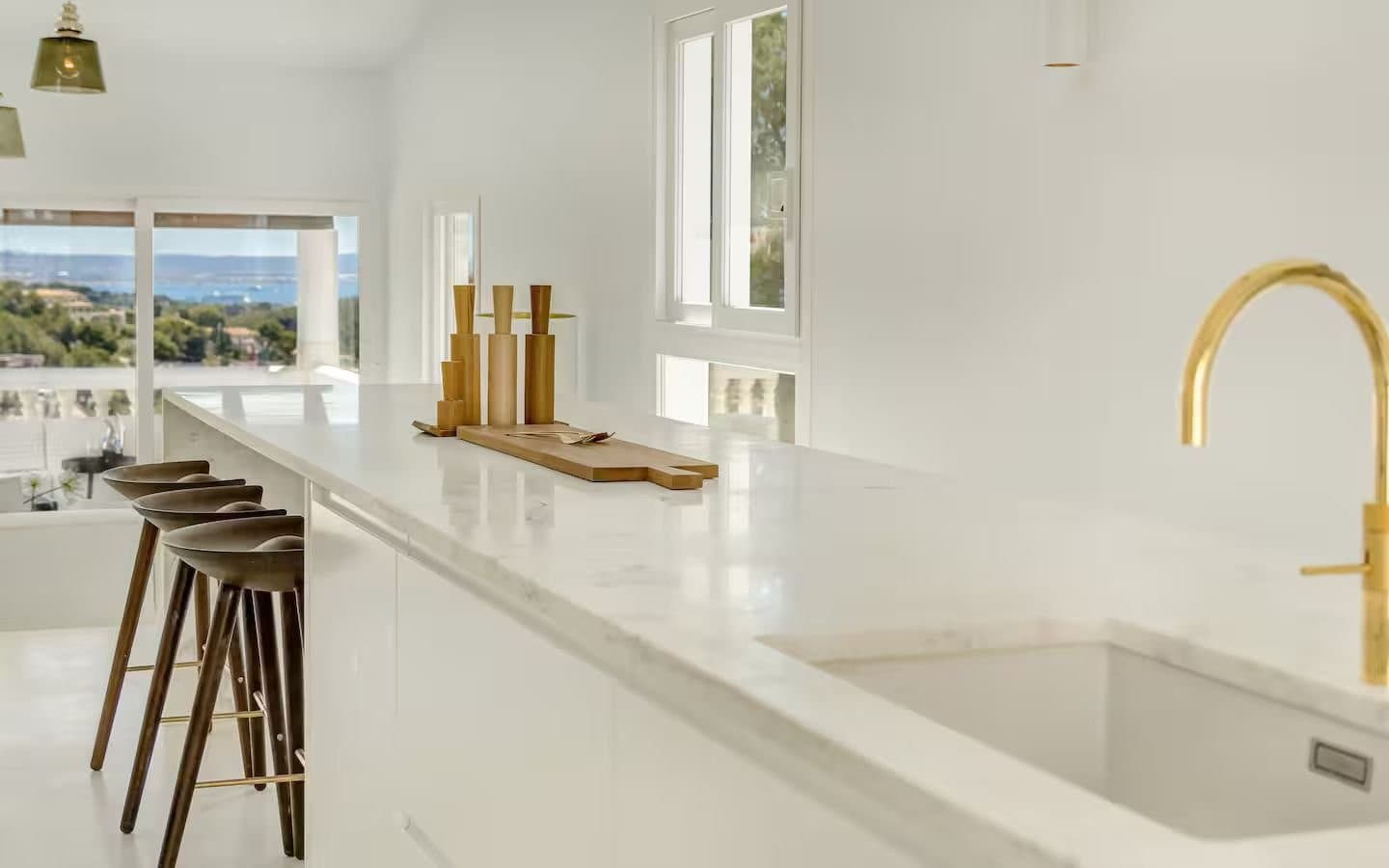 Magnificent Sea View Villa with Saltwater Pool - Gallery image 5