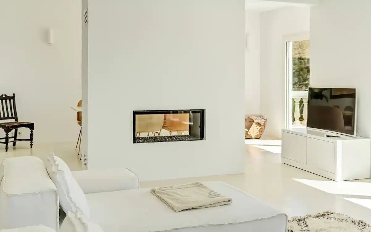 Magnificent Sea View Villa with Saltwater Pool - Gallery image 8