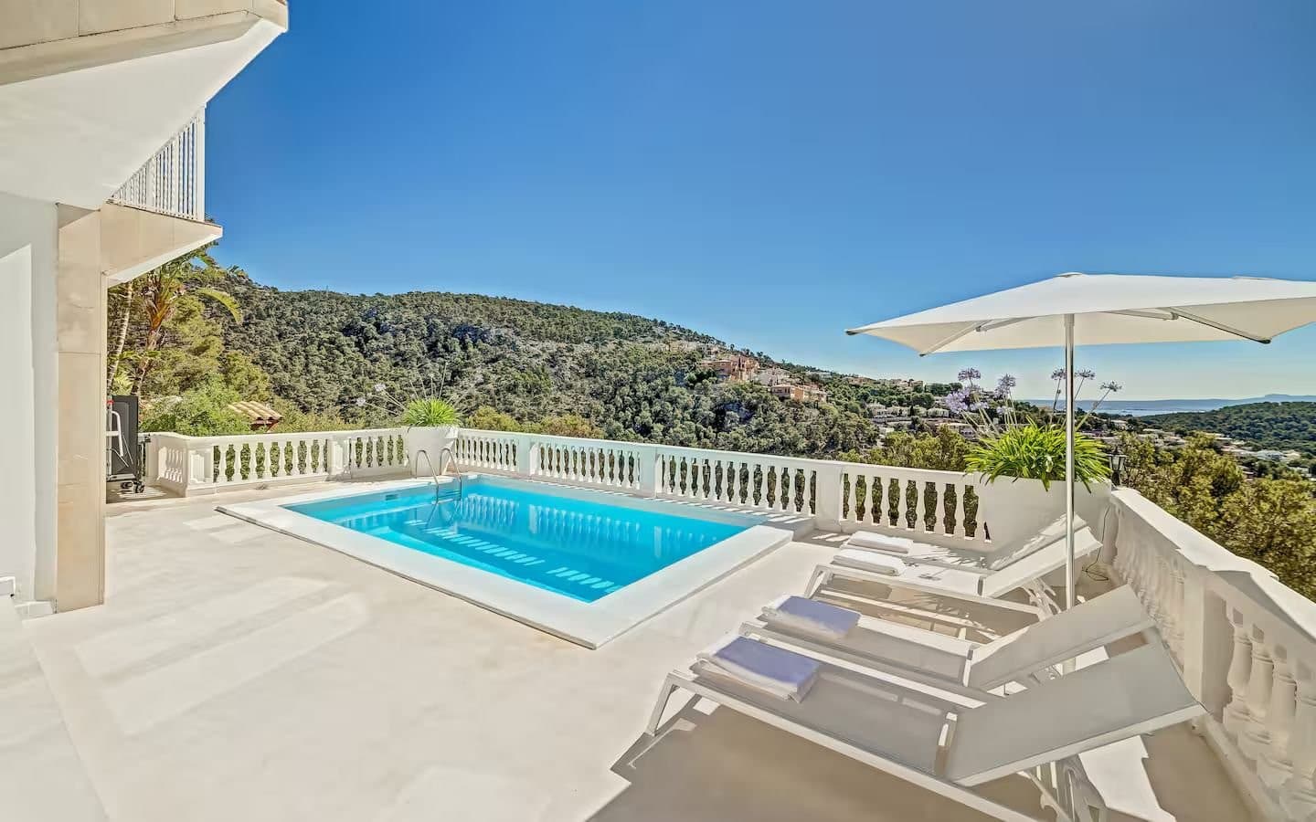 Magnificent Sea View Villa with Saltwater Pool - Gallery image 2