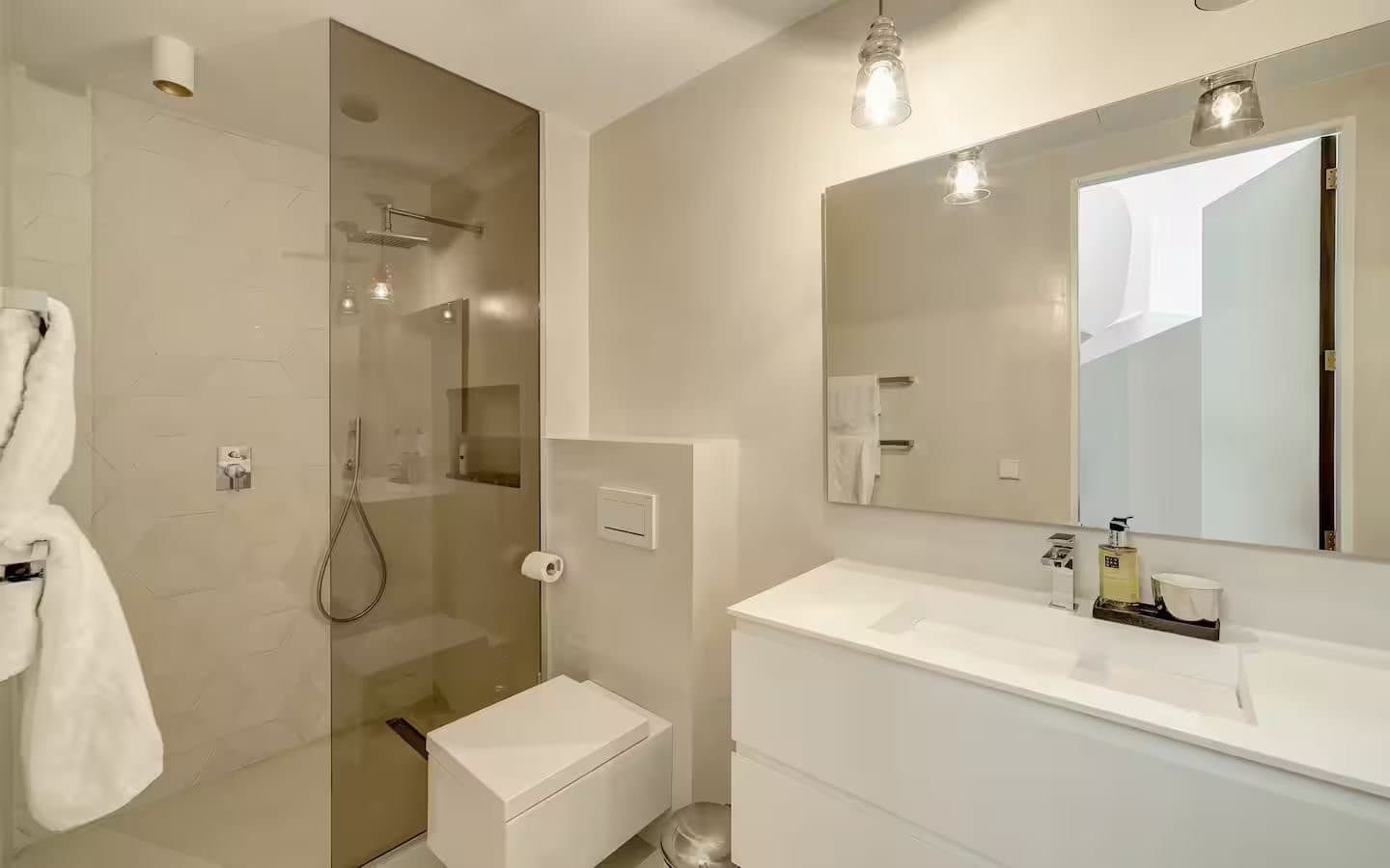 Magnificent Sea View Villa with Saltwater Pool - Gallery image 22