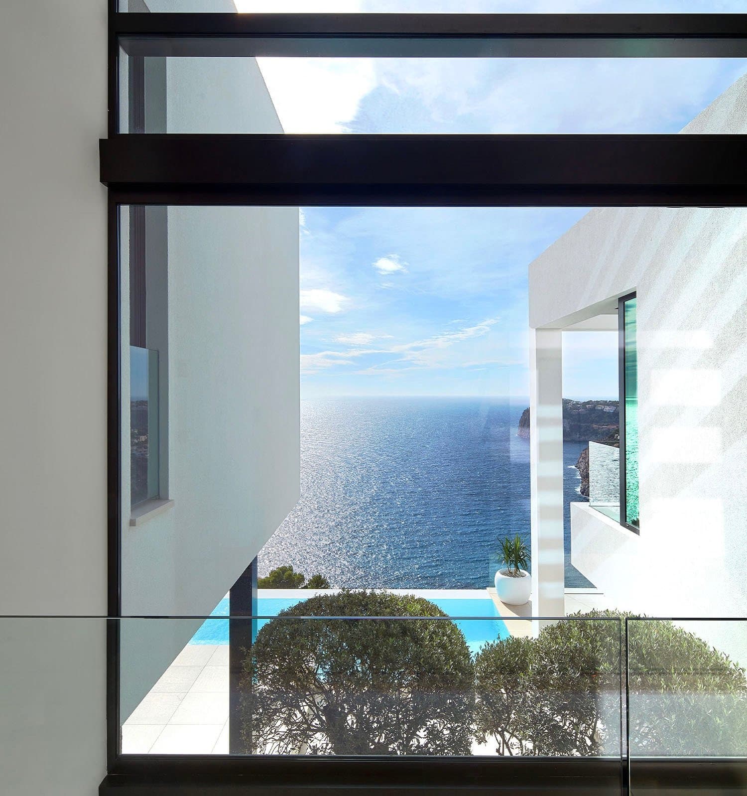 Stunning Holiday Rental Cala Lamp - Gallery image 4