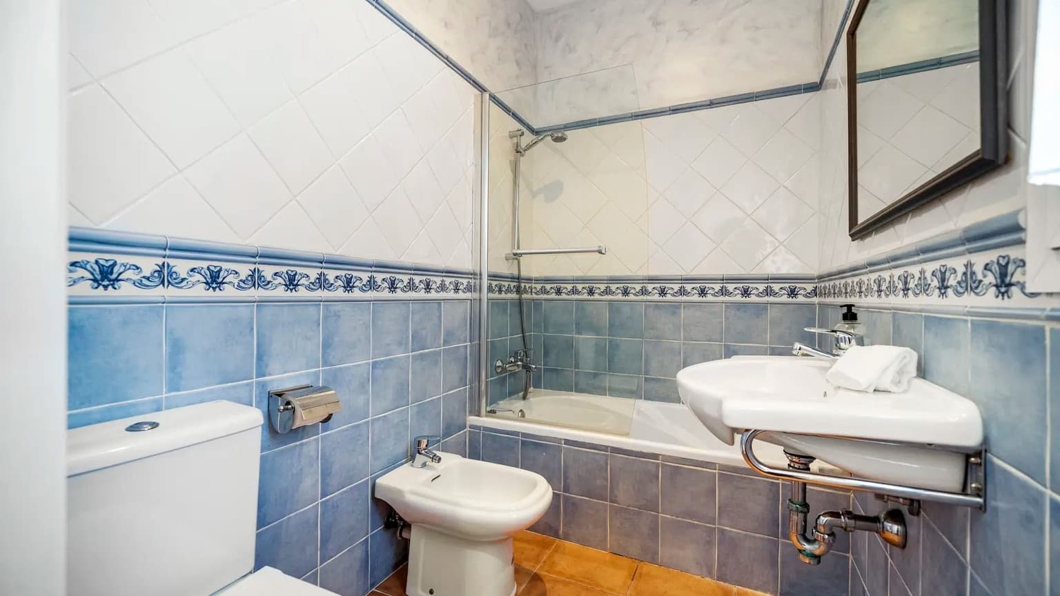 Spacious Chalet with Pool Five Bedrooms Palma - Gallery image 19