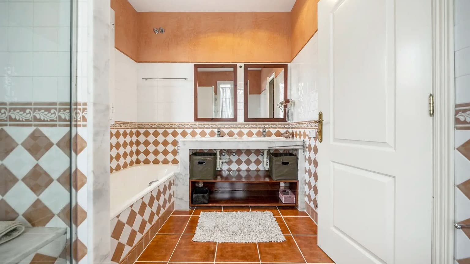 Spacious Chalet with Pool Five Bedrooms Palma - Gallery image 21