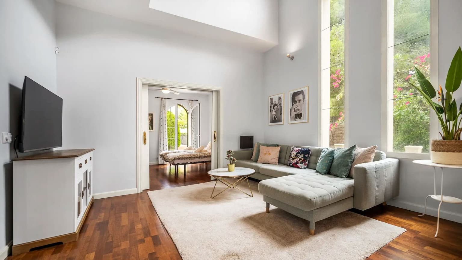 Spacious Chalet with Pool Five Bedrooms Palma - Gallery image 5