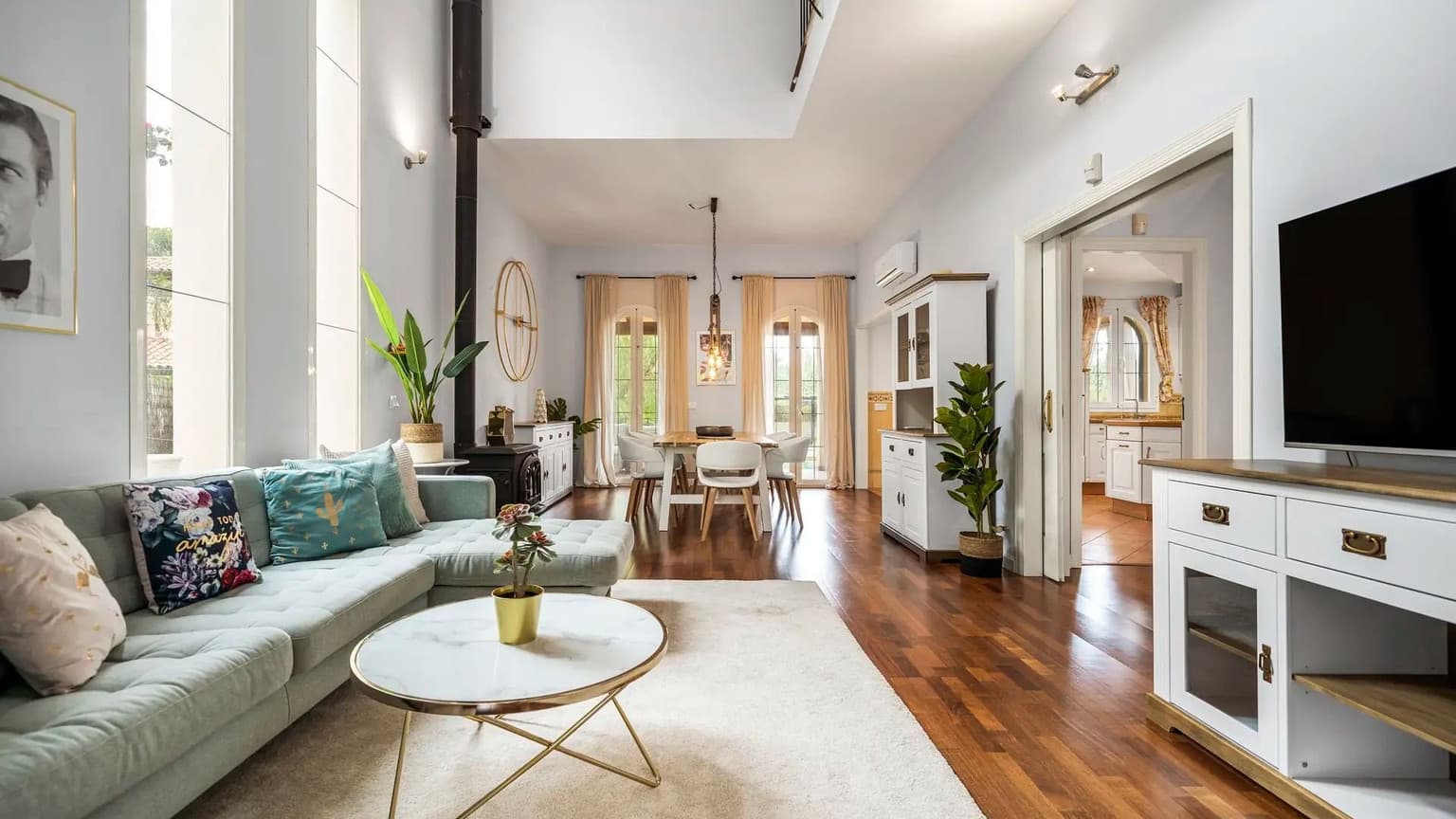 Spacious Chalet with Pool Five Bedrooms Palma - Gallery image 7