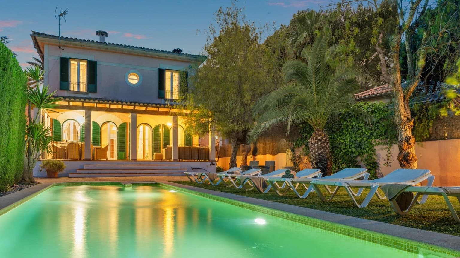 Spacious Chalet with Pool Five Bedrooms Palma - Gallery image 1