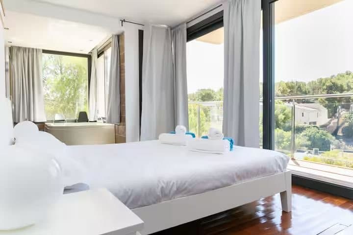 Spacious Five Bedroom Rental in Costa Den Blanes - Gallery image 7