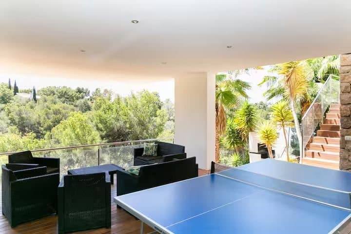Spacious Five Bedroom Rental in Costa Den Blanes - Gallery image 28