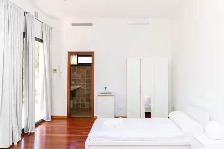 Spacious Five Bedroom Rental in Costa Den Blanes - Gallery image 11