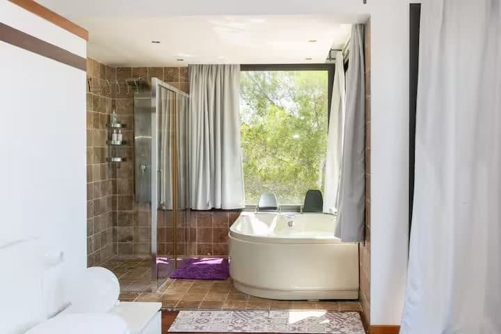 Spacious Five Bedroom Rental in Costa Den Blanes - Gallery image 27