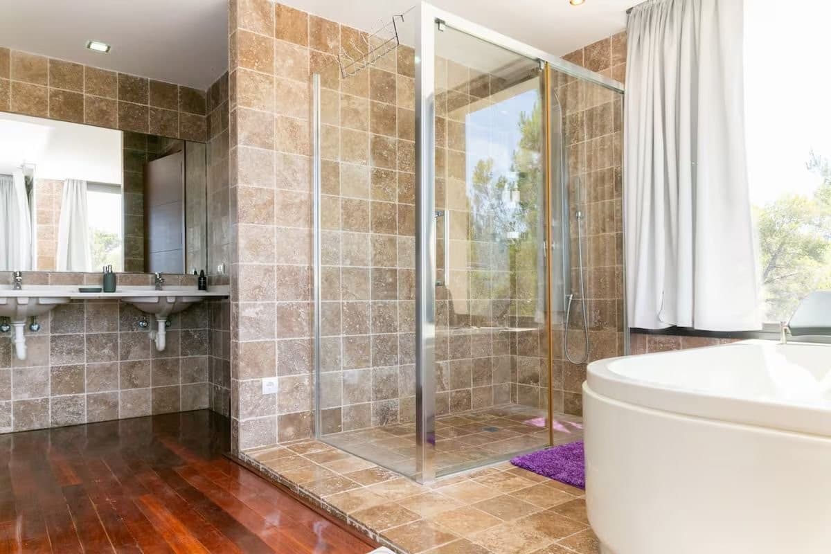 Spacious Five Bedroom Rental in Costa Den Blanes - Gallery image 24