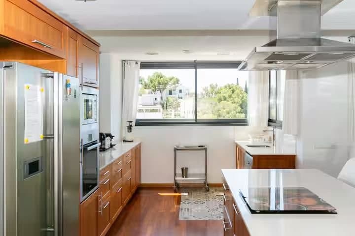 Spacious Five Bedroom Rental in Costa Den Blanes - Gallery image 5