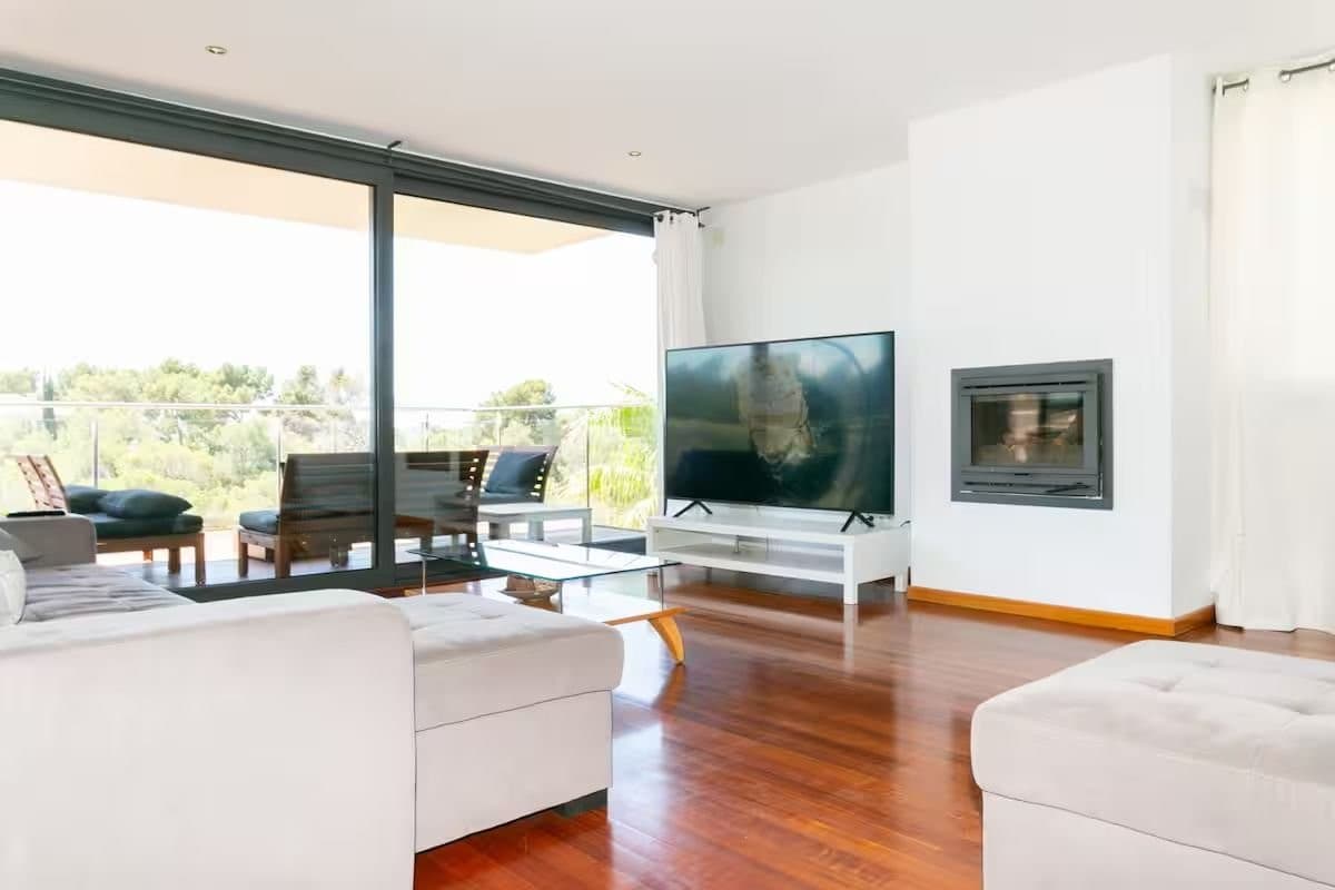 Spacious Five Bedroom Rental in Costa Den Blanes - Gallery image 6