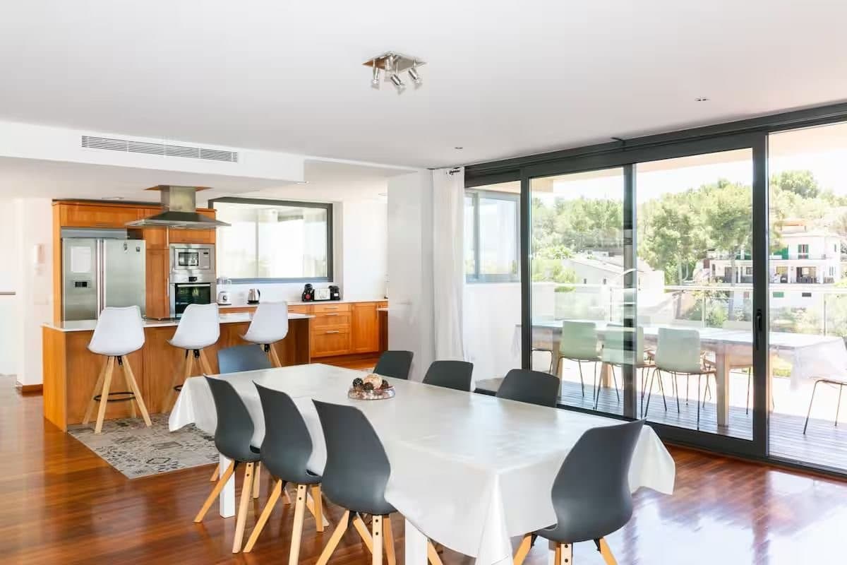 Spacious Five Bedroom Rental in Costa Den Blanes - Gallery image 19