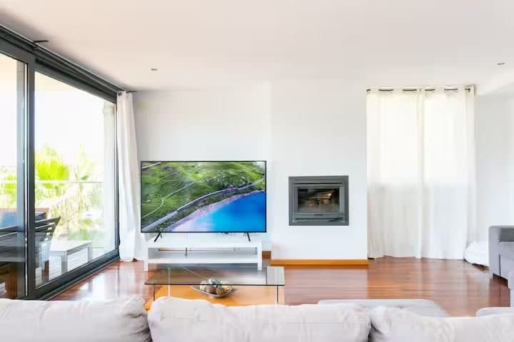 Spacious Five Bedroom Rental in Costa Den Blanes - Gallery image 18