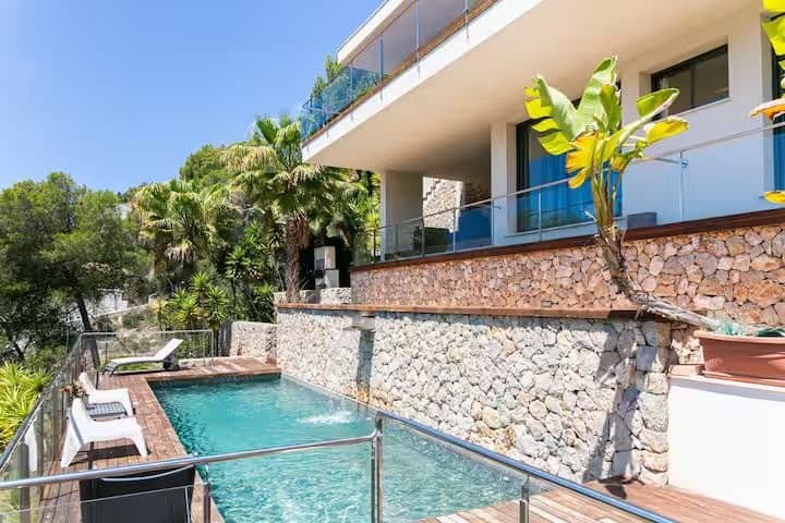 Spacious Five Bedroom Rental in Costa Den Blanes - Gallery image 2