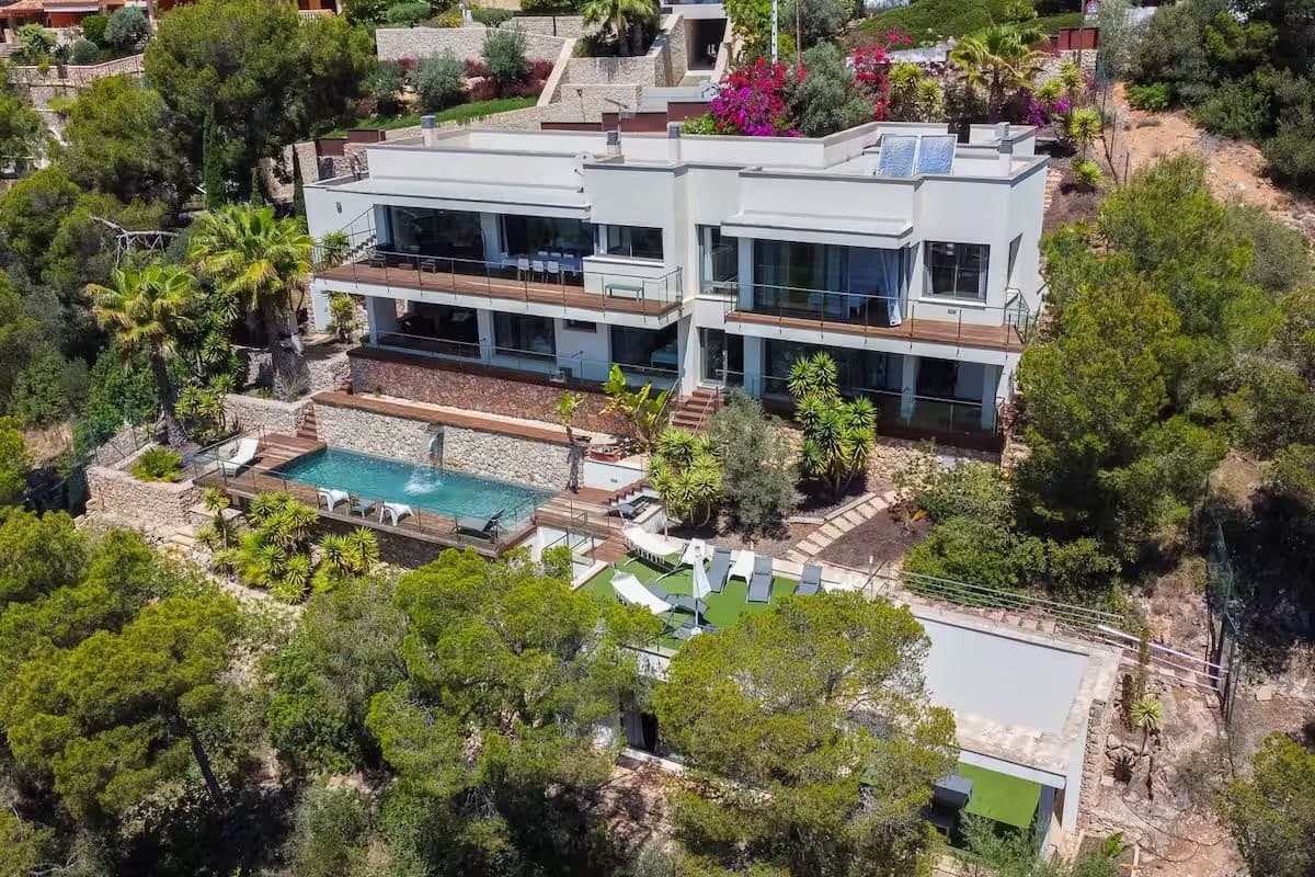 Spacious Five Bedroom Rental in Costa Den Blanes - Gallery image 31