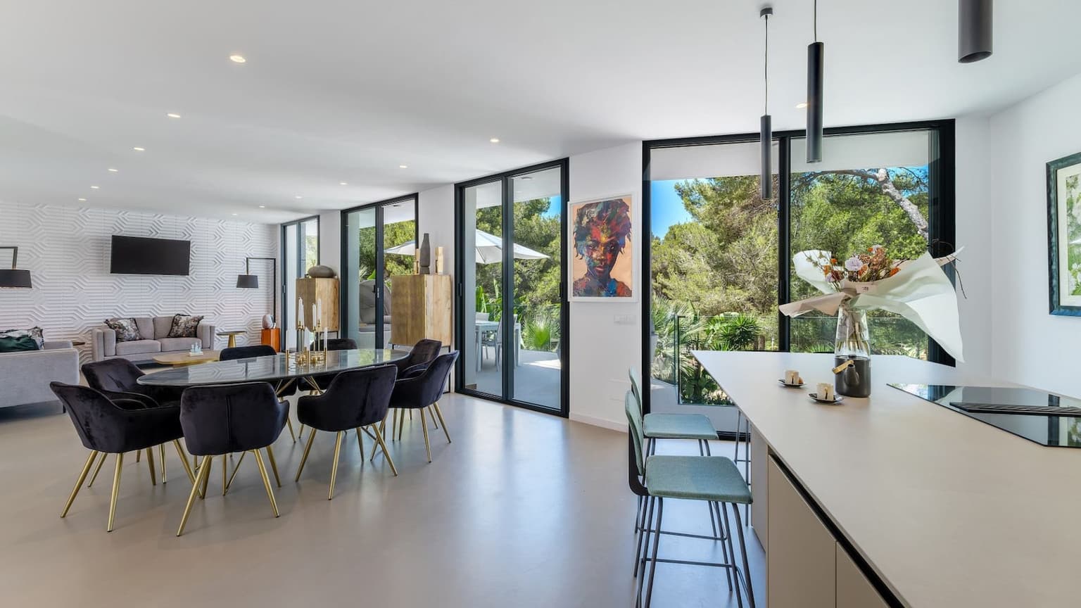 Seafront Villa With Pool And Four Bedrooms - Gallery image 6