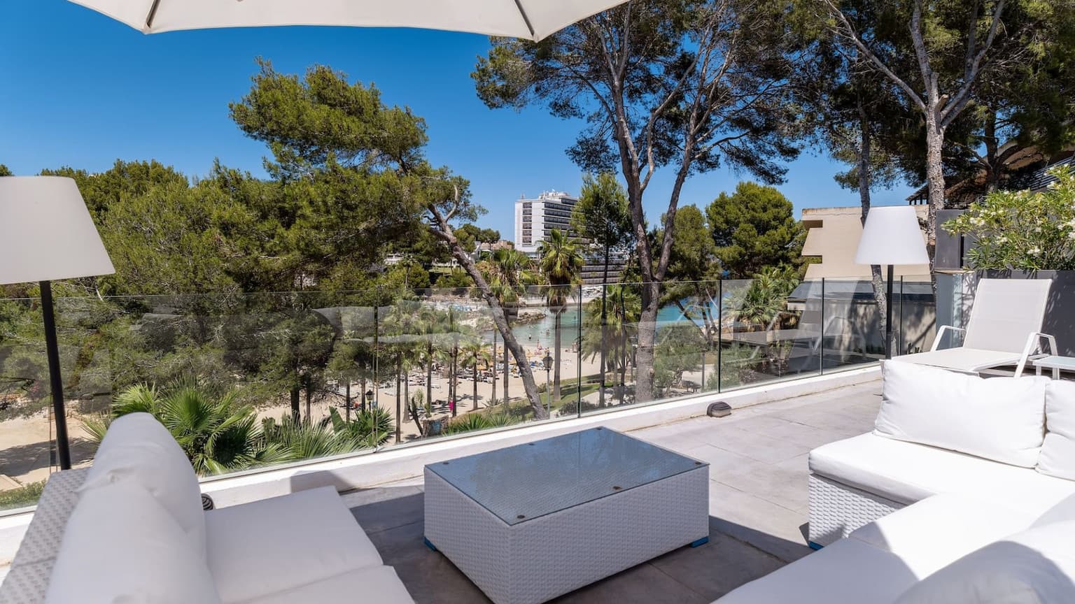 Seafront Villa With Pool And Four Bedrooms - Gallery image 14