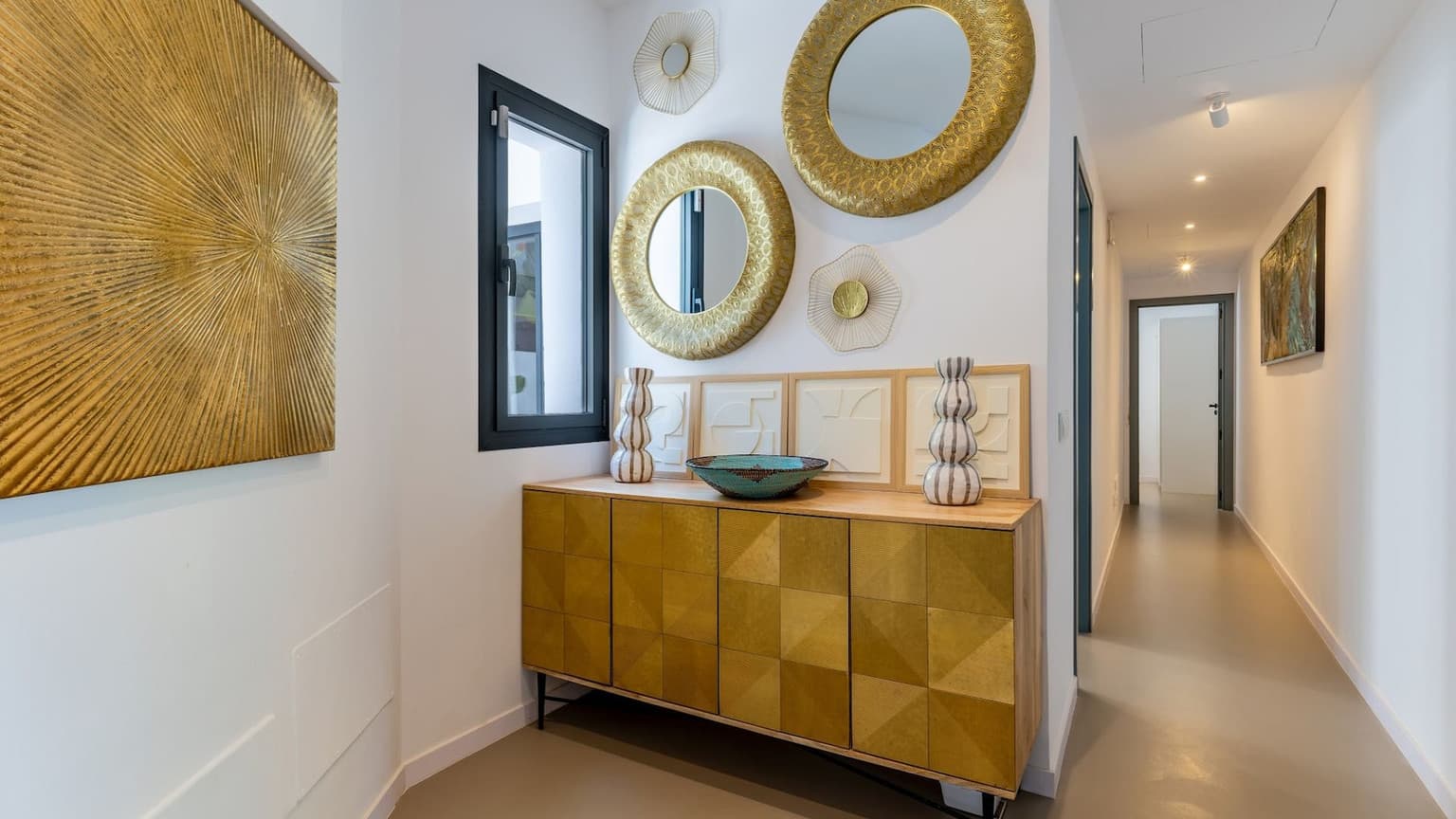 Seafront Villa With Pool And Four Bedrooms - Gallery image 21