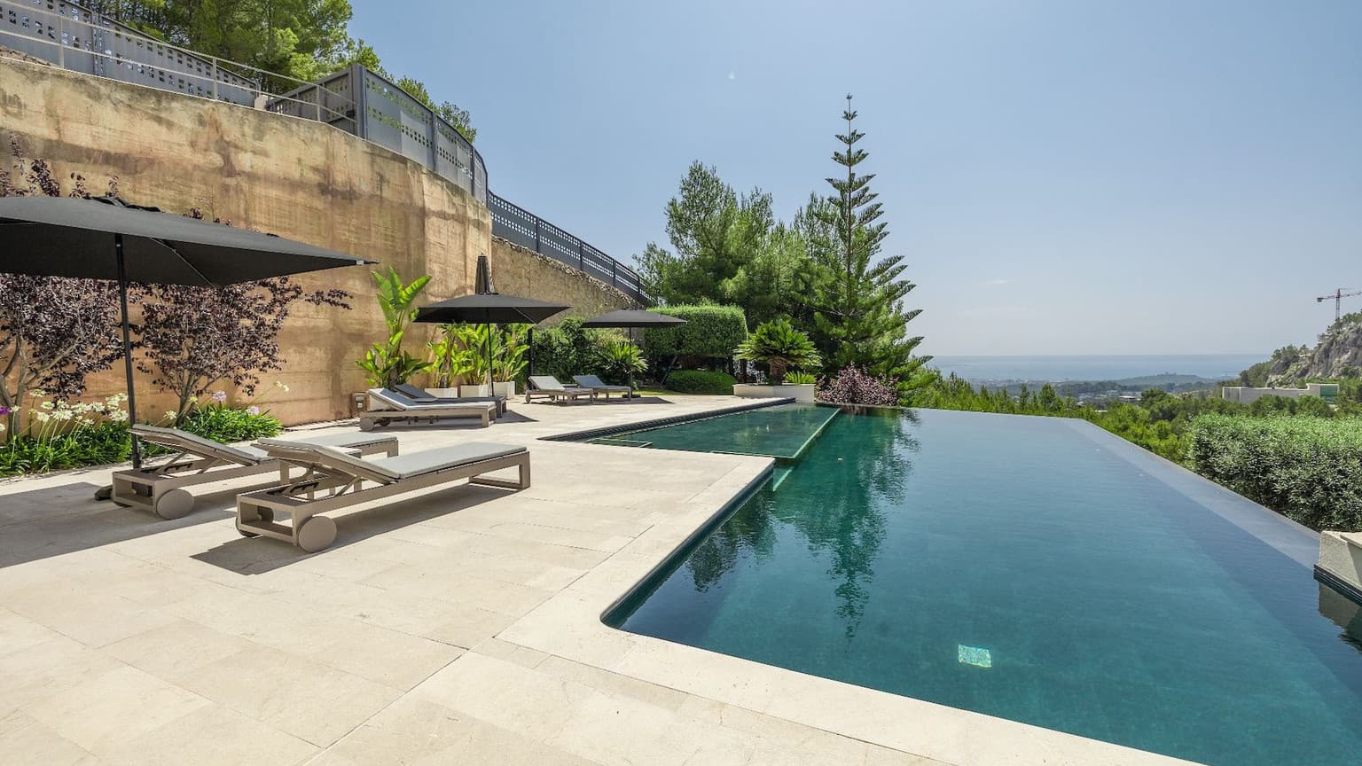 Spectacular villa with panoramic views over Palma Bay - Gallery image 33