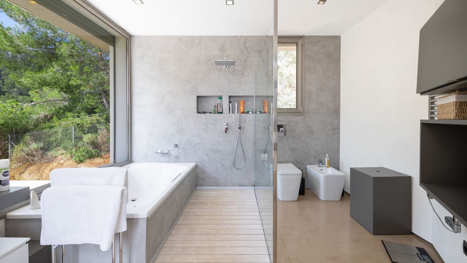 Spectacular villa with panoramic views over Palma Bay - Gallery image 14