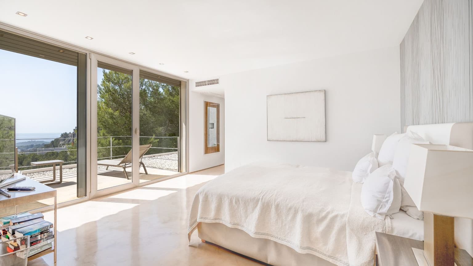 Spectacular villa with panoramic views over Palma Bay - Gallery image 12