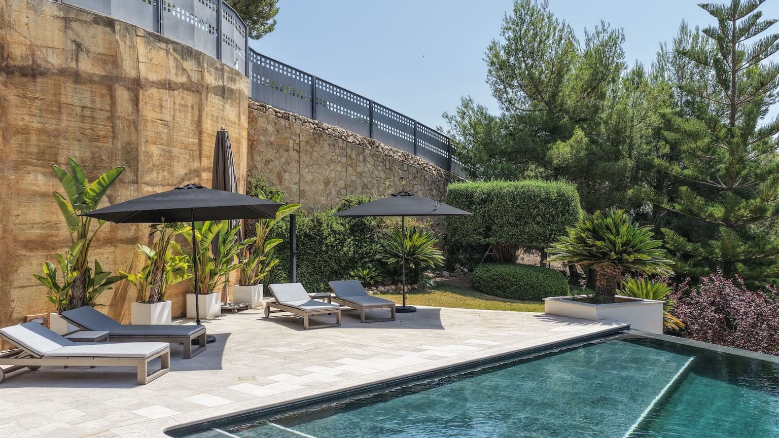 Spectacular villa with panoramic views over Palma Bay - Gallery image 28