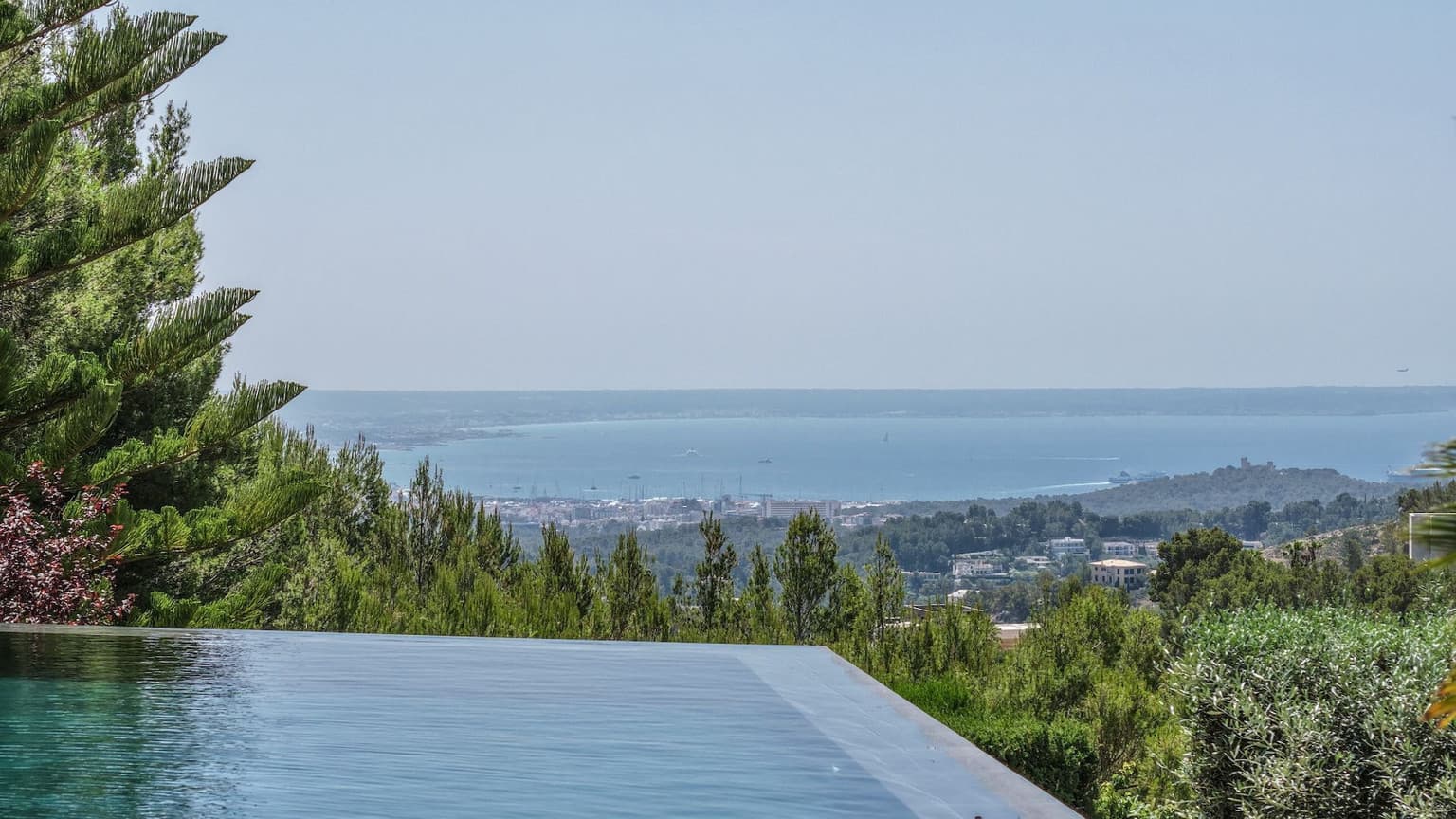 Spectacular villa with panoramic views over Palma Bay - Gallery image 4