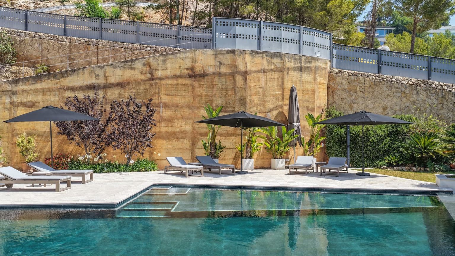 Spectacular villa with panoramic views over Palma Bay - Gallery image 43