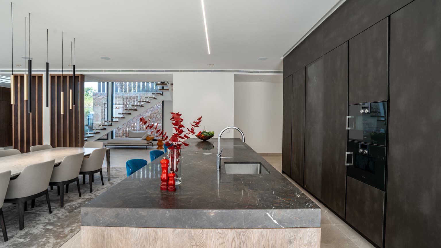 Modern Santa Ponsa Villa with Pool and Gym - Gallery image 7