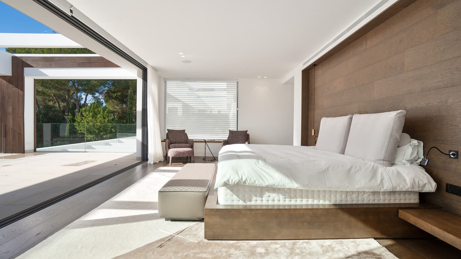 Modern Santa Ponsa Villa with Pool and Gym - Gallery image 15