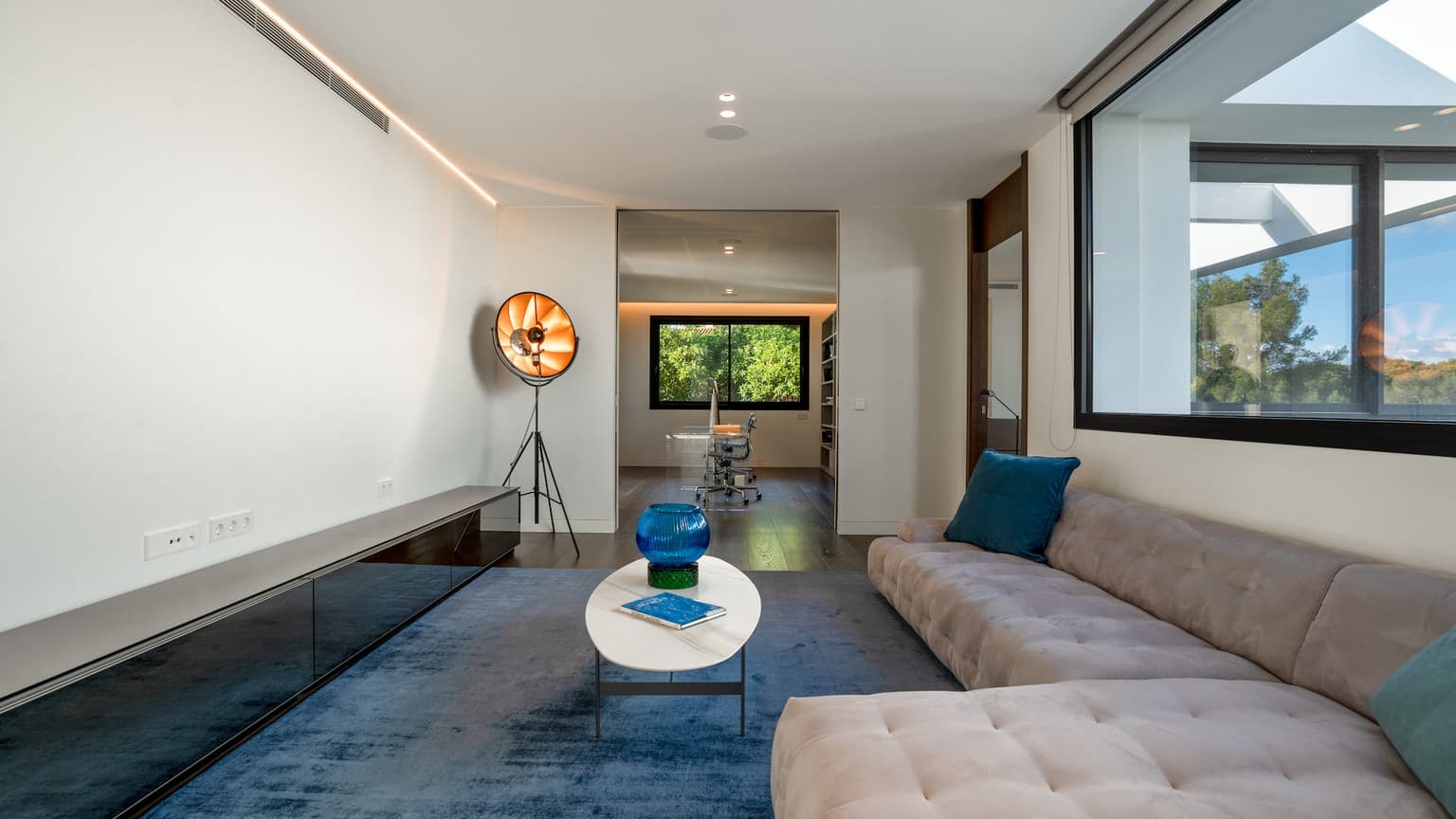 Modern Santa Ponsa Villa with Pool and Gym - Gallery image 29