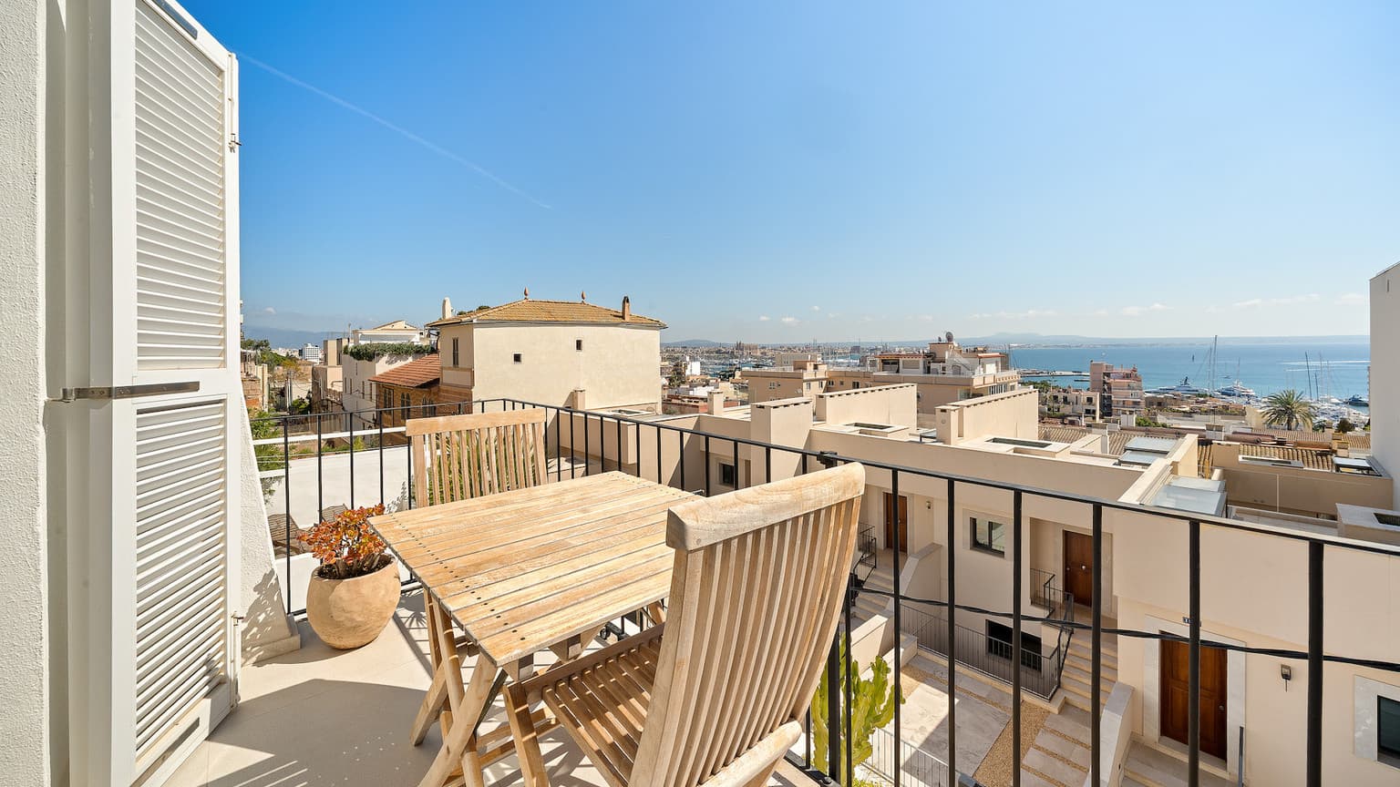 Luxurious Townhouse for monthly Summer Rental in Palma Centre with Seaview - Gallery image 1